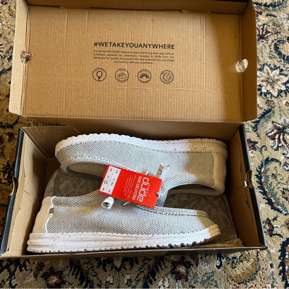 Never Worn Hey Dude Wally Sox Stone White Shoes - Picture 2 of 5